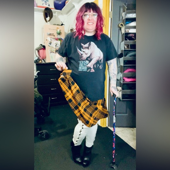 Two Pairs Knit and Lace Leg Warmers with Button closure - Picture 6 of 6